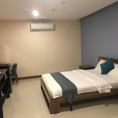 Ybc Grand Hotel Olongapo Zewnętrze zdjęcie
