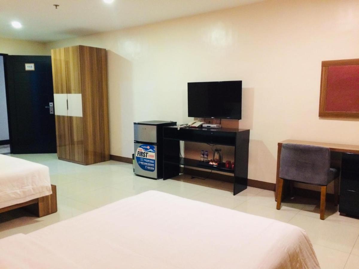 Ybc Grand Hotel Olongapo Zewnętrze zdjęcie